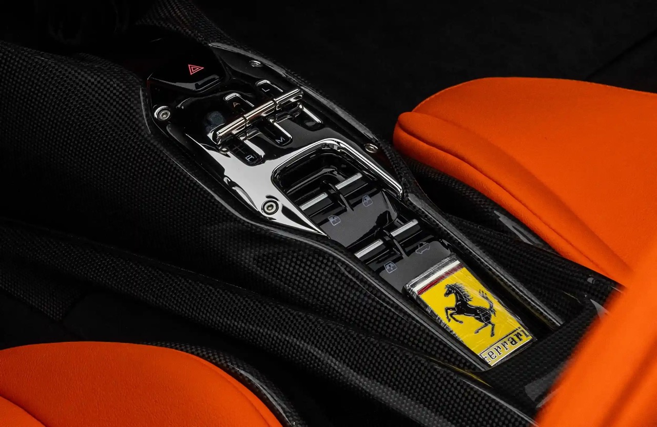 2023 Ferrari SF90 Spider Assetto Fiorano, 13/20