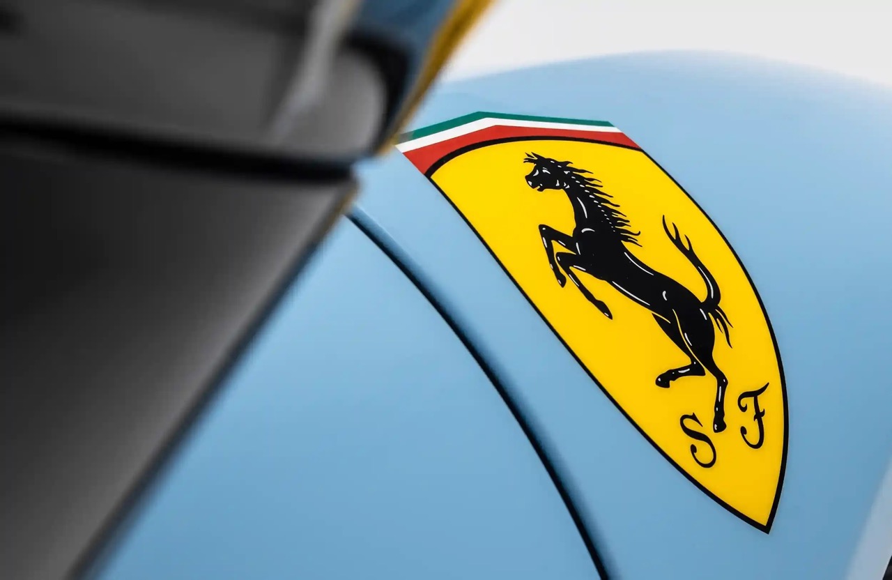 2023 Ferrari SF90 Spider Assetto Fiorano, 19/20