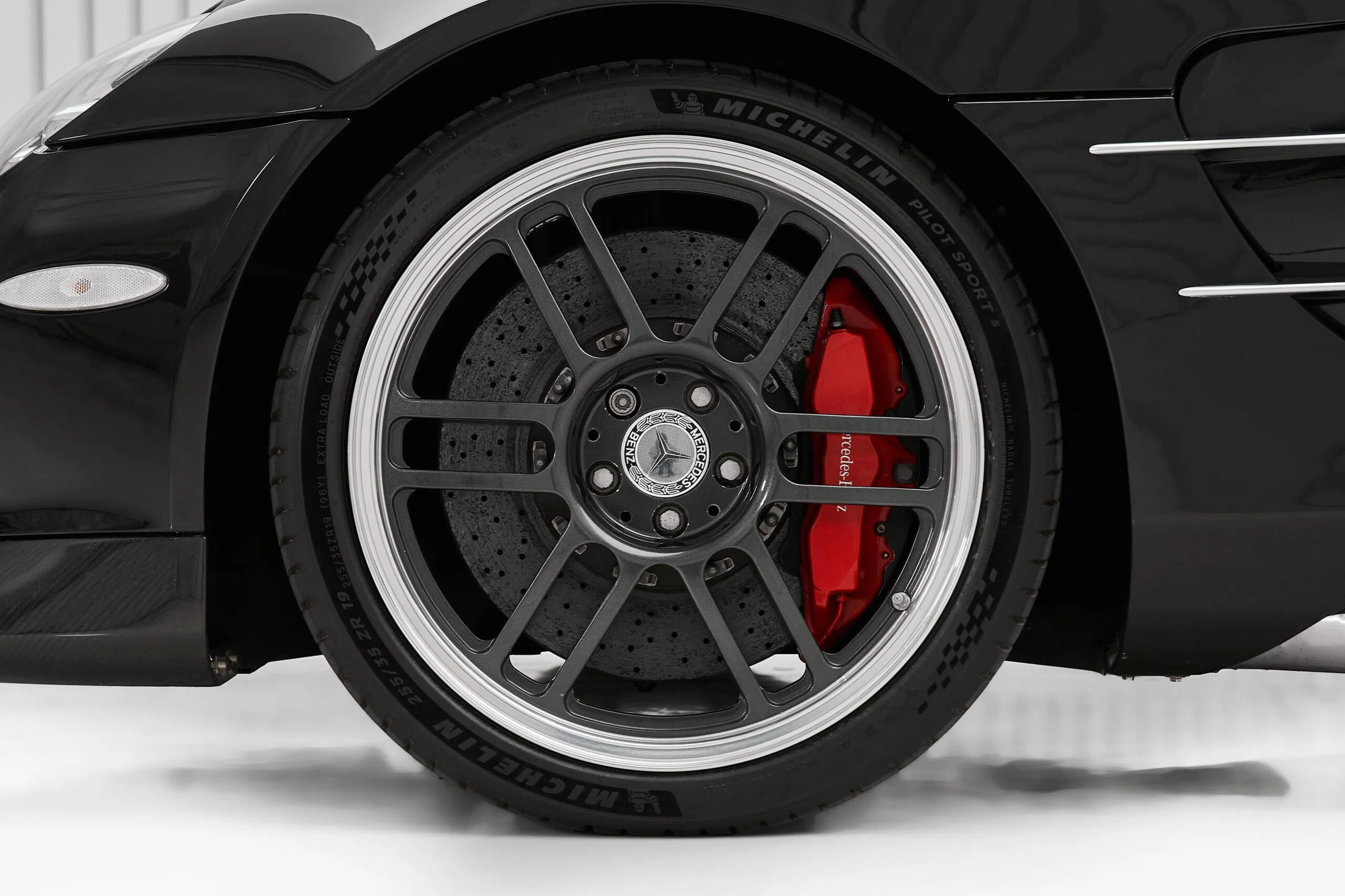 2007 Mercedes-Benz SLR 722 Roadster wheel