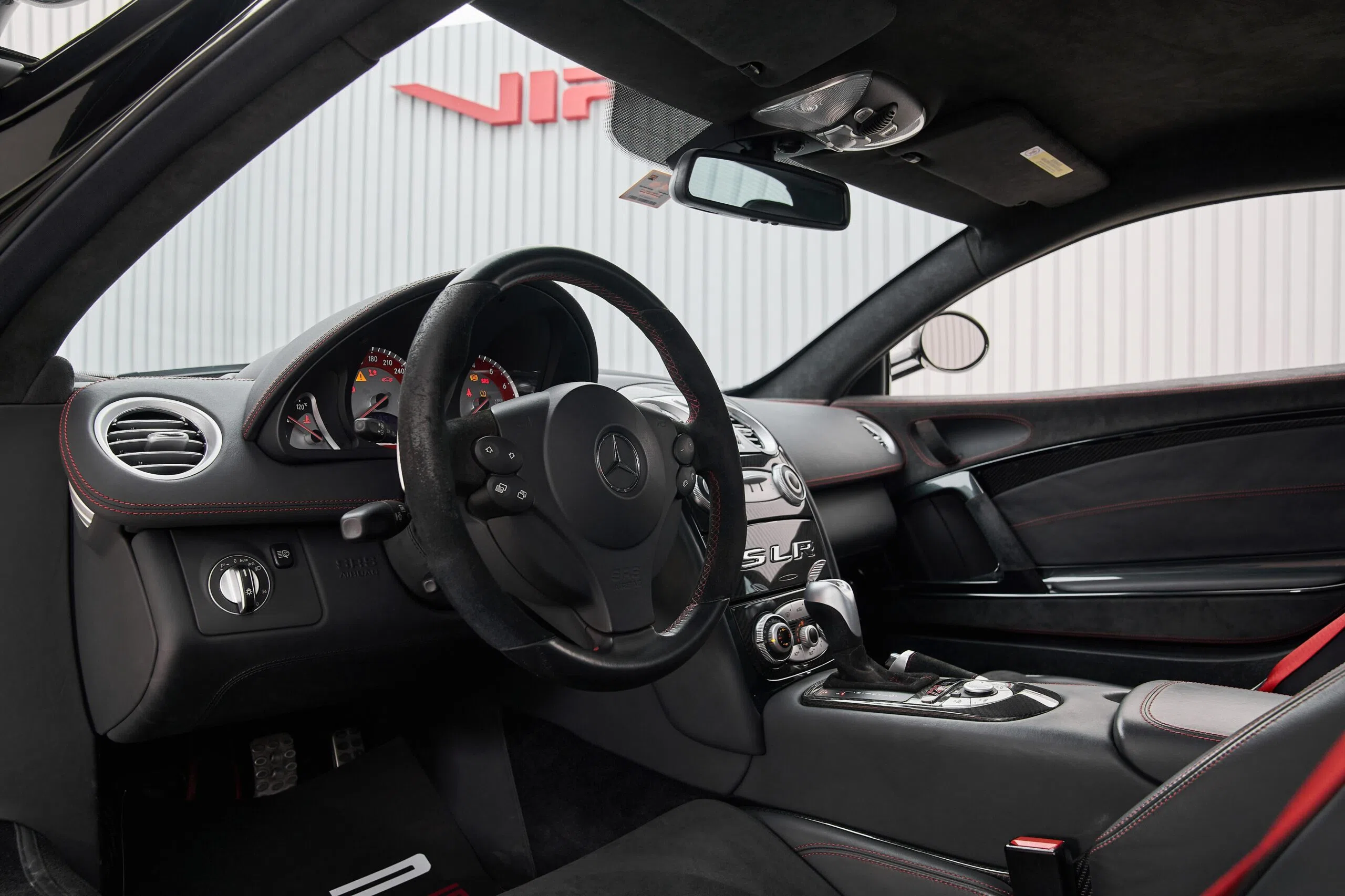 2007 Mercedes-Benz SLR 722 Roadster interior, dashboard
