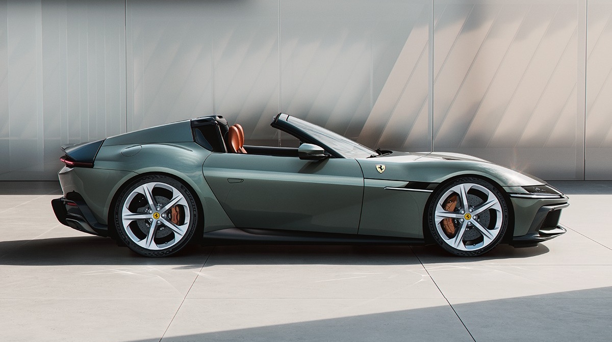2025 FERRARI 12CILINDRI SPIDER