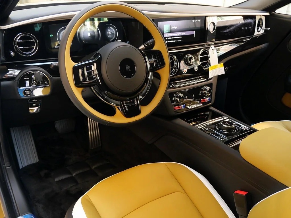 2024 Rolls-Royce Spectre Demonstrator, 4/12