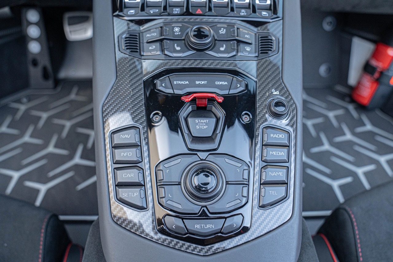 2017 Lamborghini Aventador LP750-4 Superveloce, 11/12