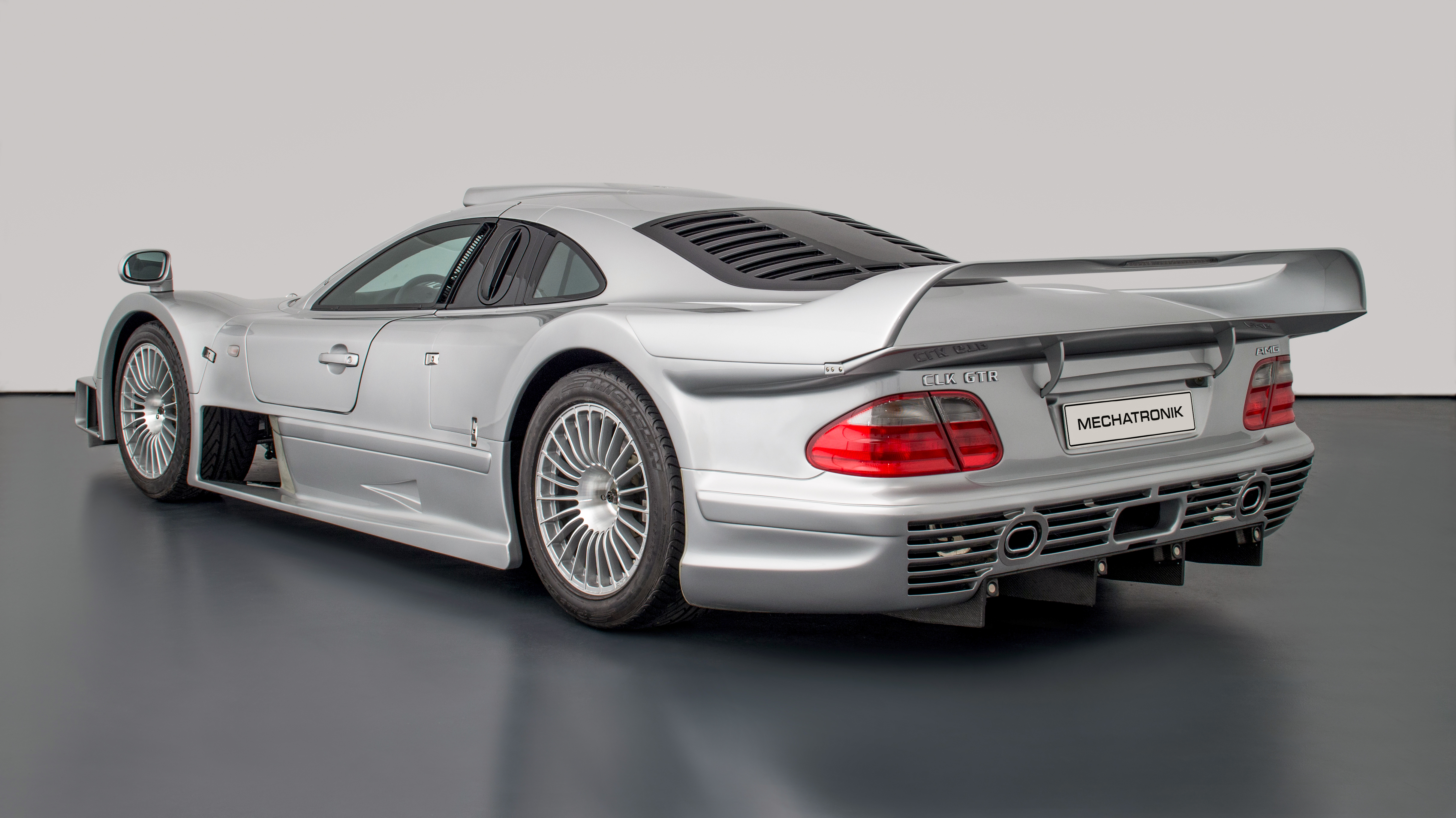 1999 MERCEDES-BENZ AMG CLK GTR, 2/20