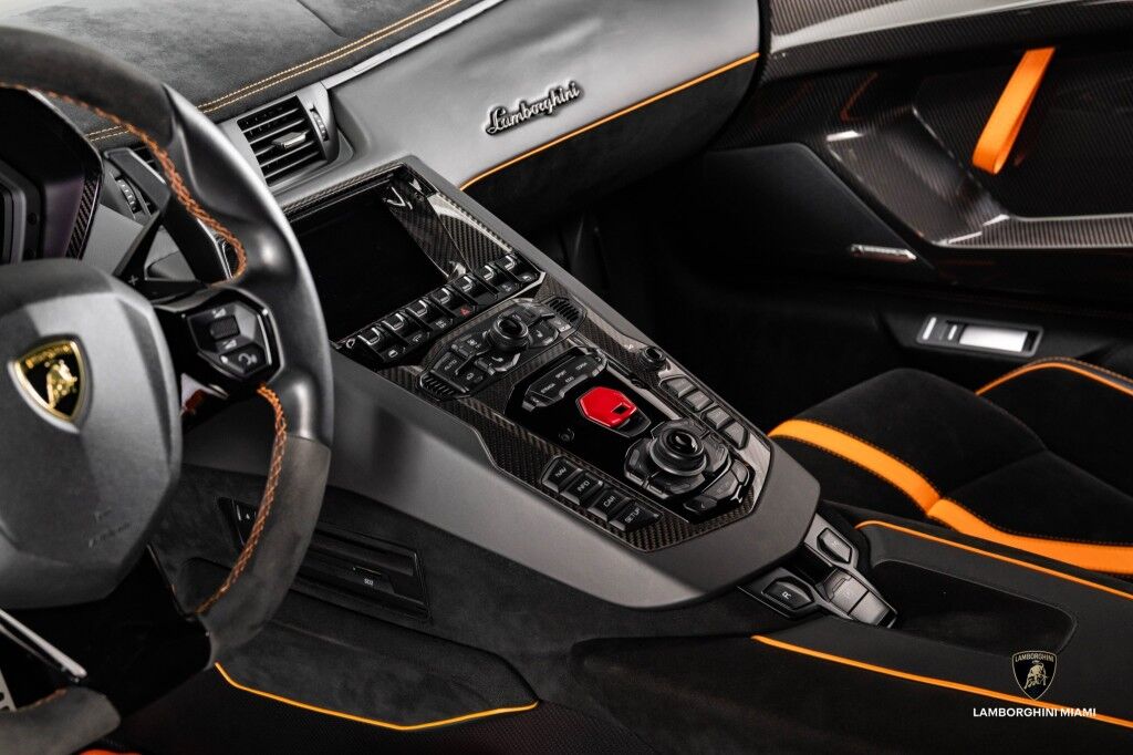 2020 LAMBORGHINI AVENTADOR SVJ, 2/20