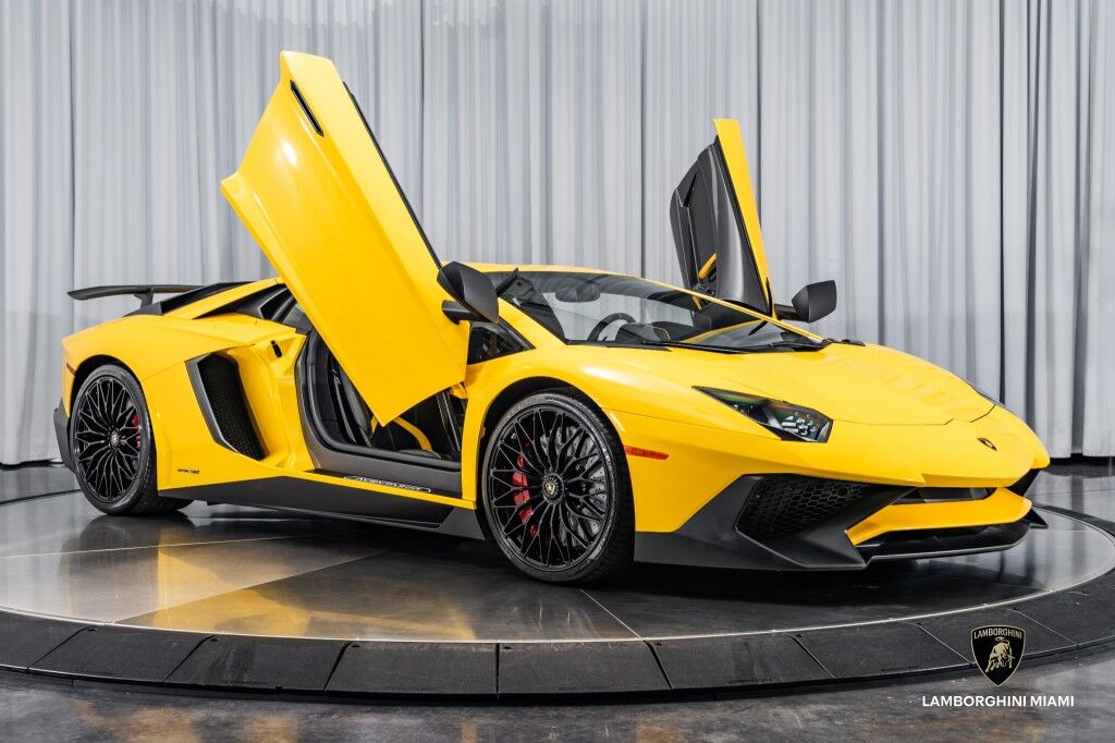 2017 Lamborghini Aventador SV, 2/20