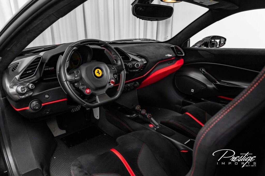2020 Ferrari 488 Pista, 2/18
