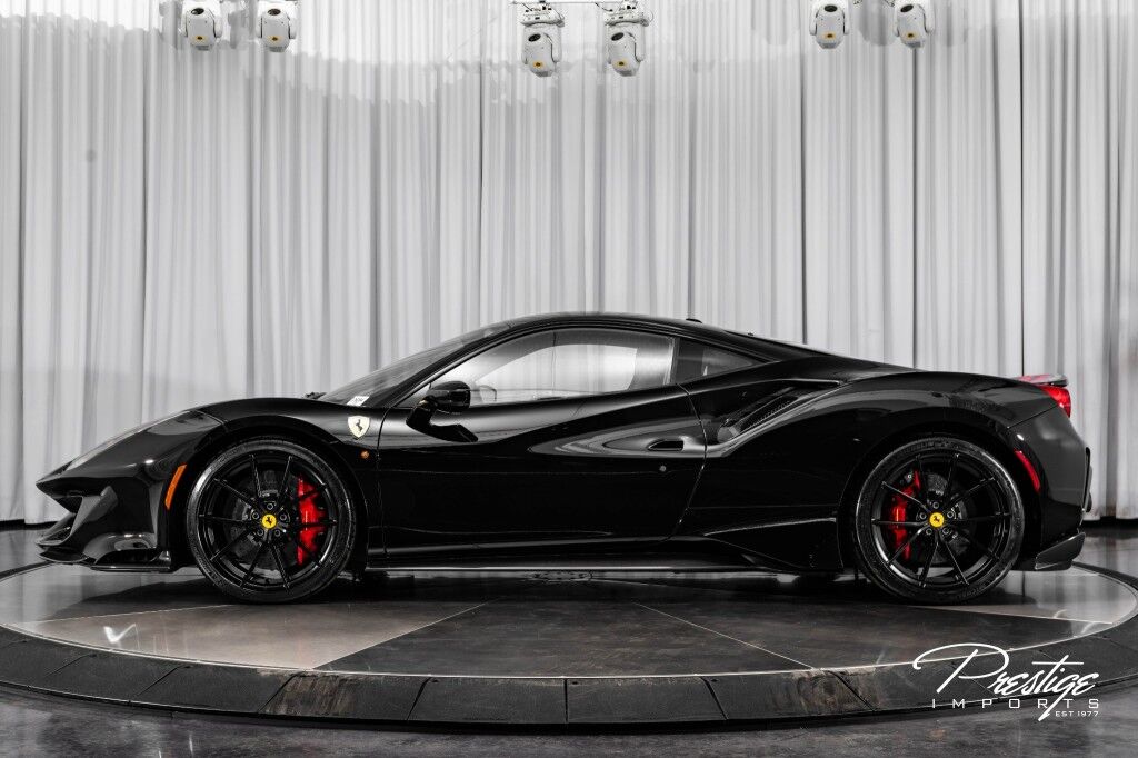 2020 Ferrari 488 Pista, 17/18