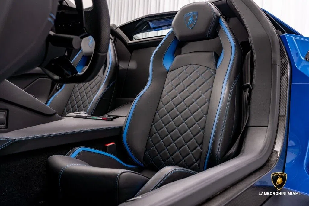 2019 Lamborghini Aventador S interior, seats