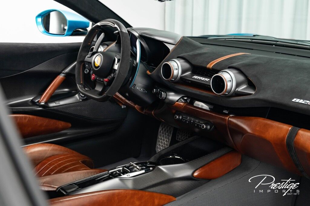 2023 Ferrari 812 Competizione, 28/30