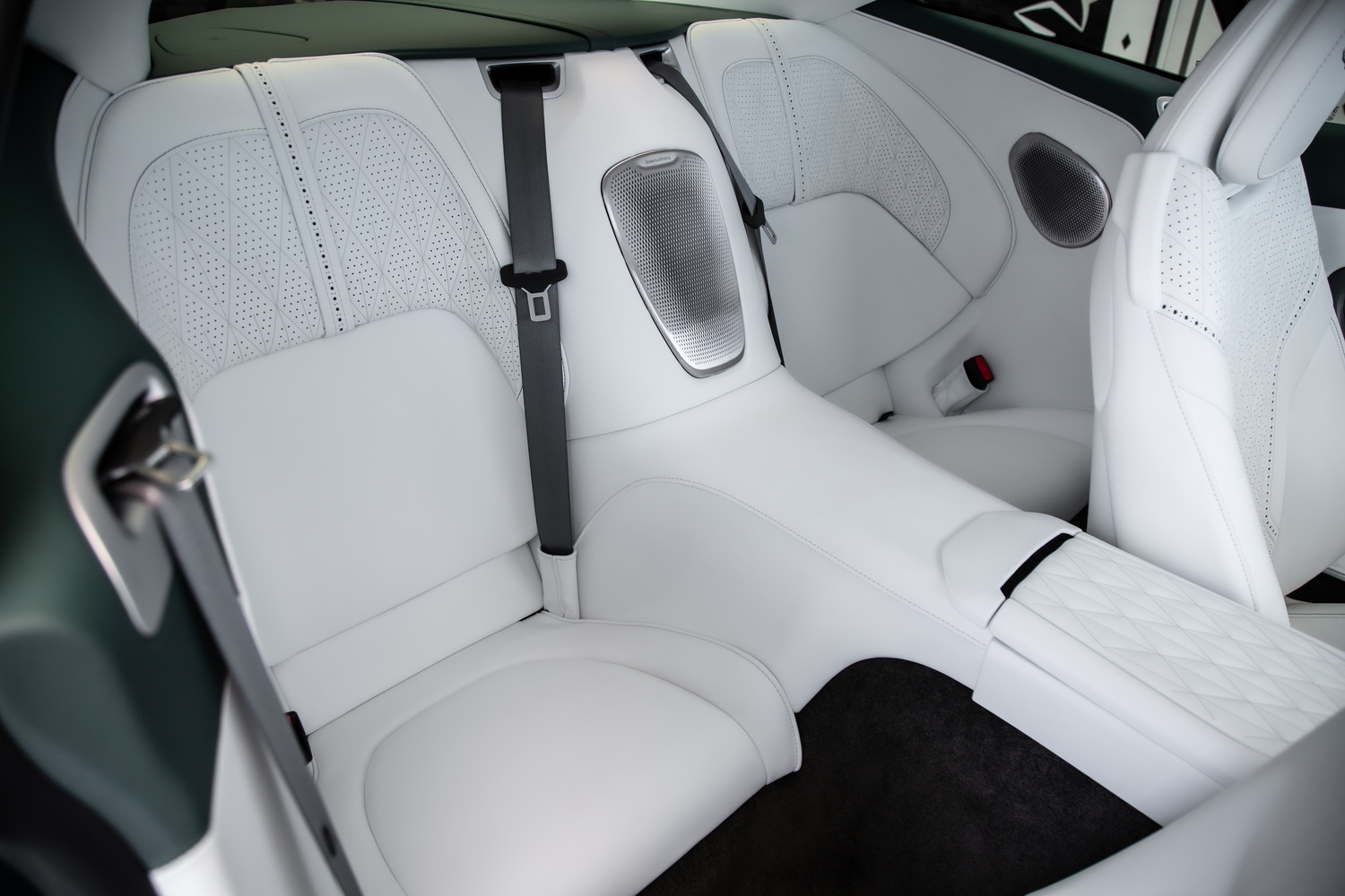 2024 Aston Martin DB12, 5/19