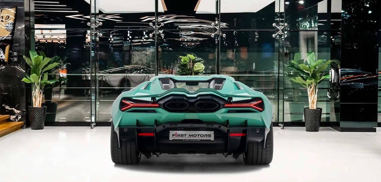 2024 Lamborghini Revuelto, rear three-quarter view, Verde Thebe