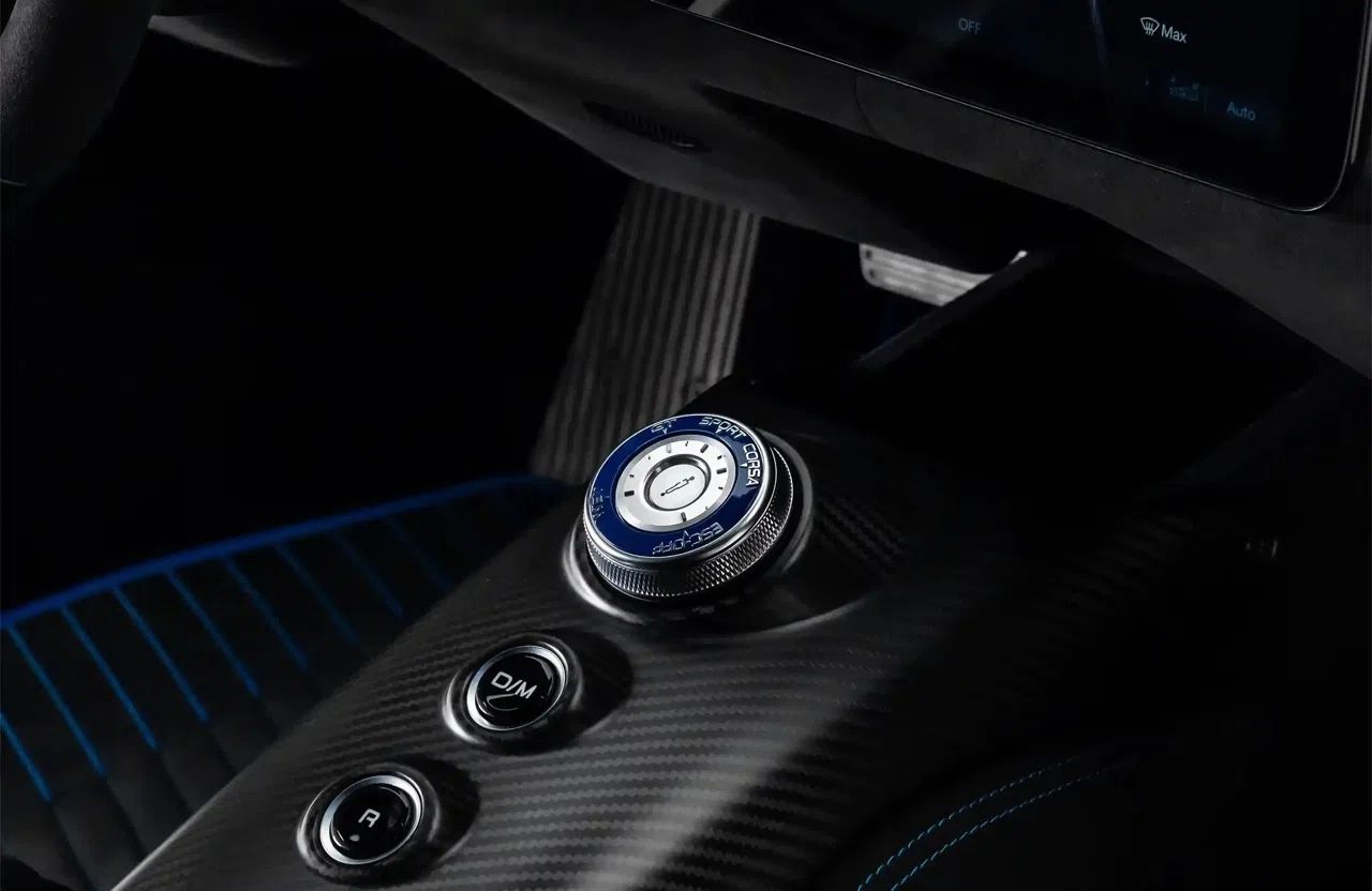 2022 Maserati MC20 Venuum Cerberus interior, center console