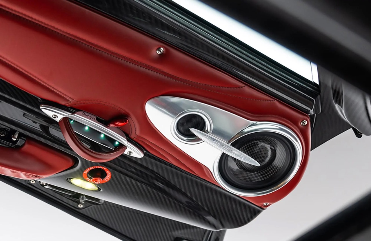 2014 Pagani Huayra Carbon Edition, 12/39