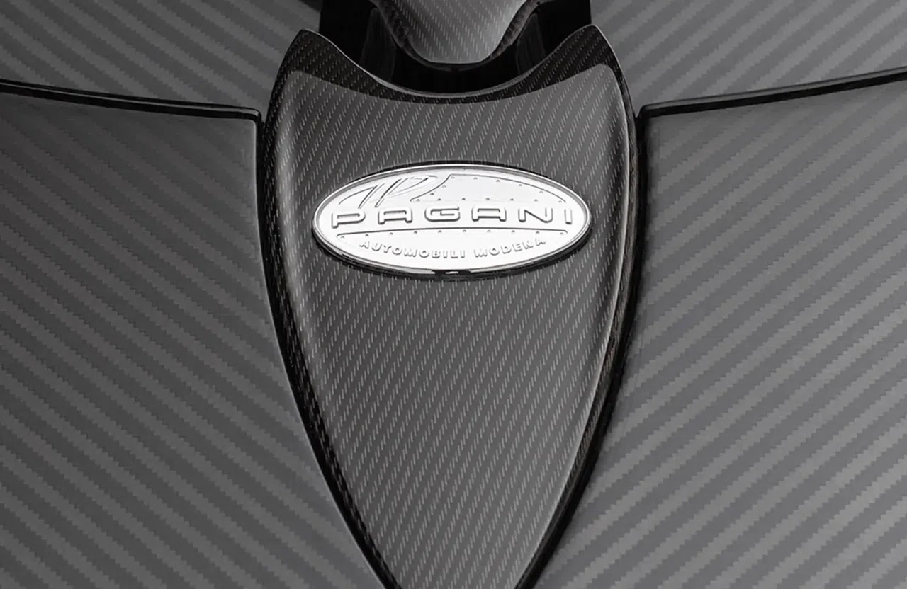 2014 Pagani Huayra Carbon Edition, detail