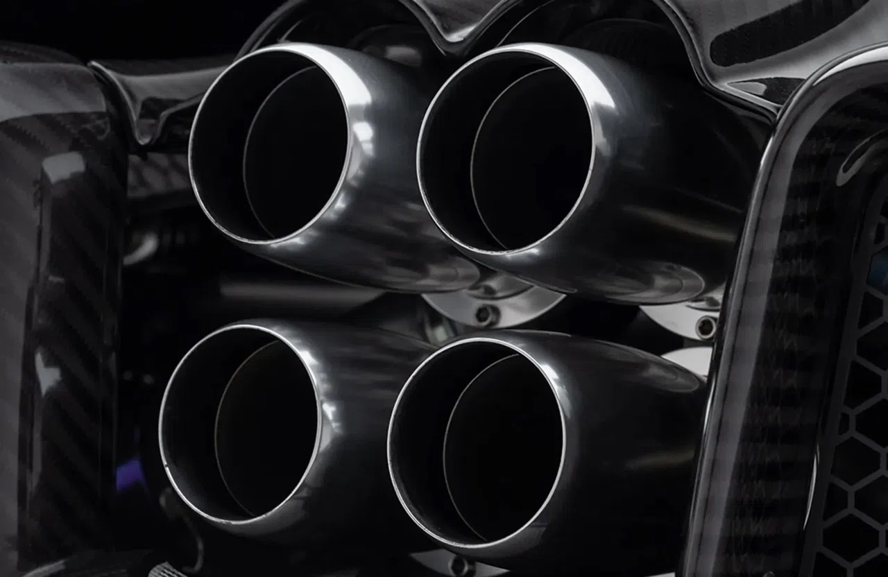 2014 Pagani Huayra Carbon Edition engine