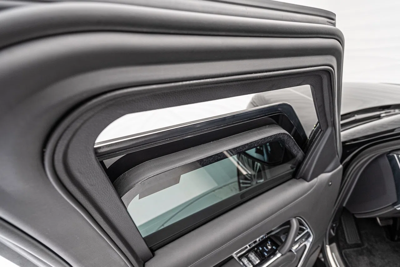 2024 Range Rover Armored B6 Autobiography interior, door panel, Ebony