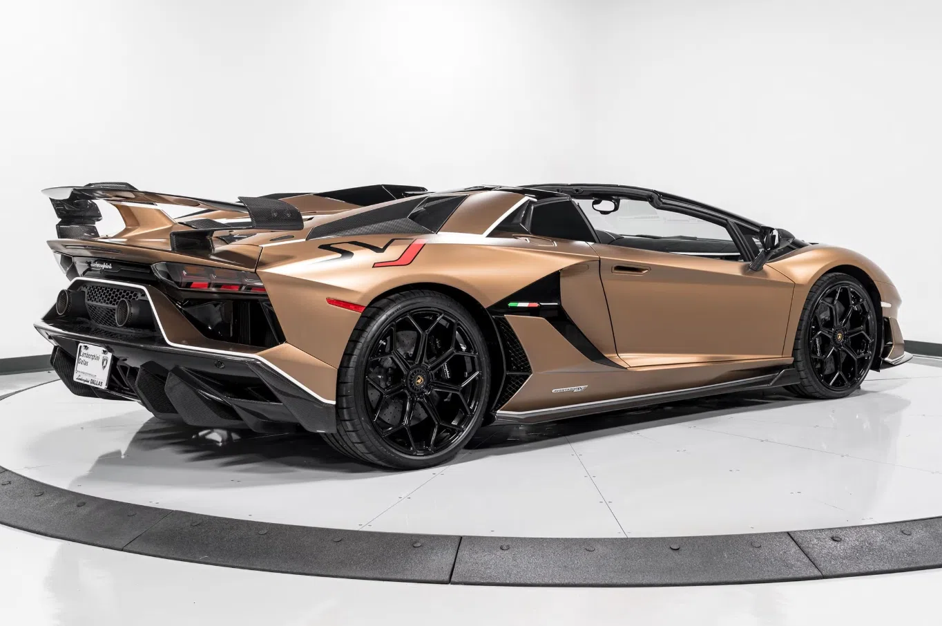 2020 Lamborghini Aventador SVJ Roadster
