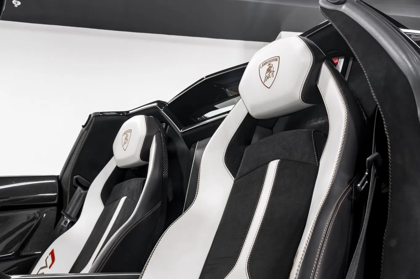 2020 Lamborghini Aventador SVJ Roadster interior, seats, Nero Cosmus