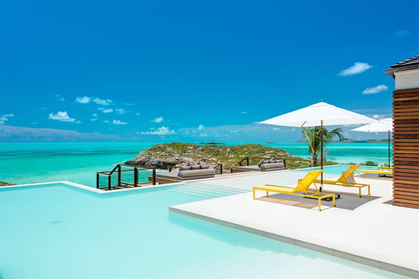 TURTLE TAIL ESTATE - Luxury Pulse Real Estate - Turks and Caicos ...