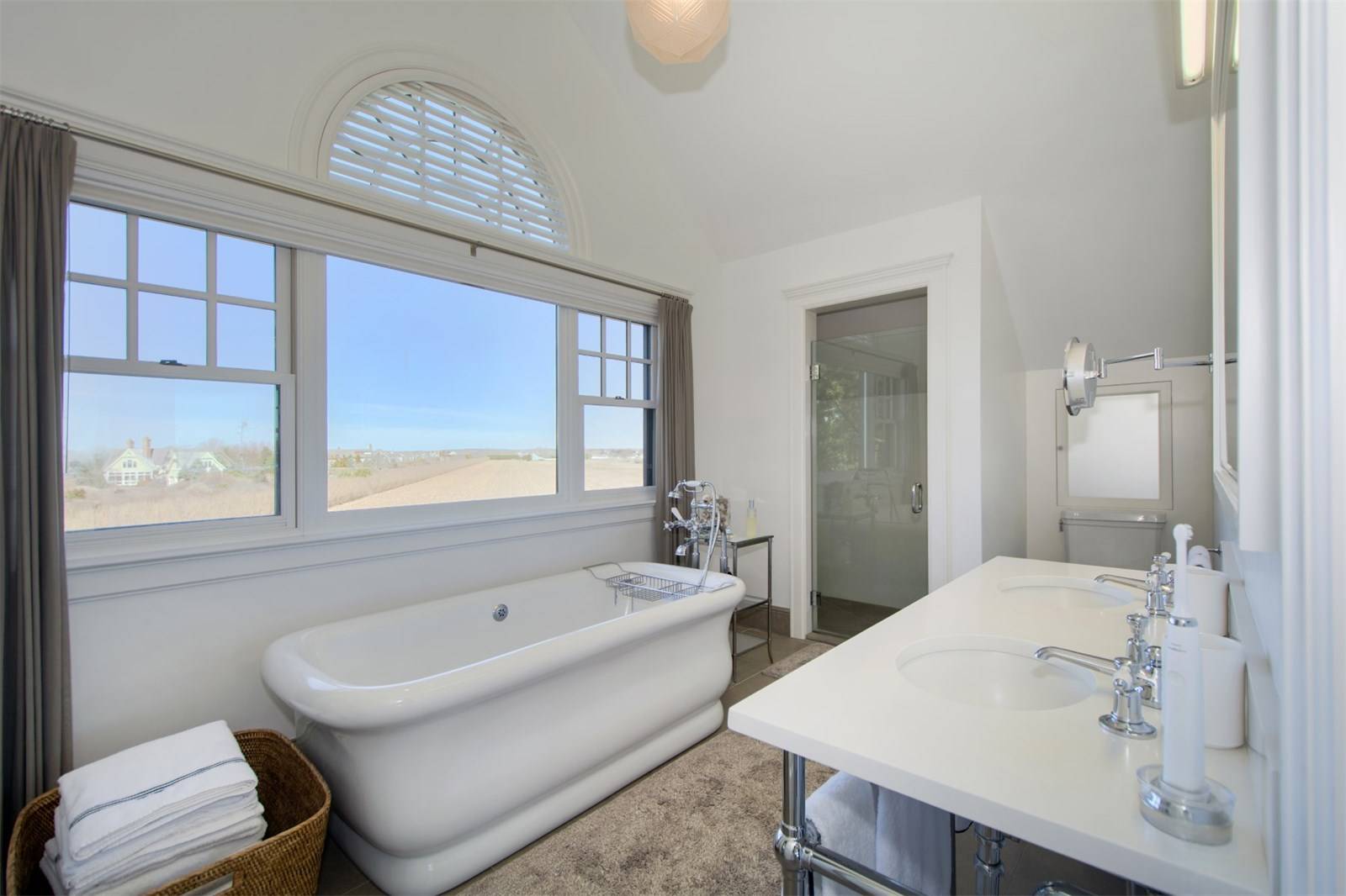 BARONS LN SOUTHAMPTON OCEANFRONT ESTATE Luxury Pulse Real Estate