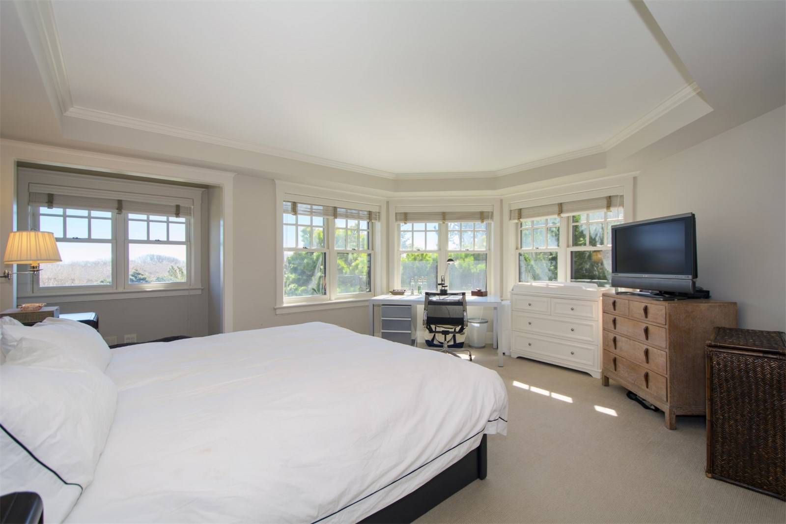 BARONS LN SOUTHAMPTON OCEANFRONT ESTATE Luxury Pulse Real Estate