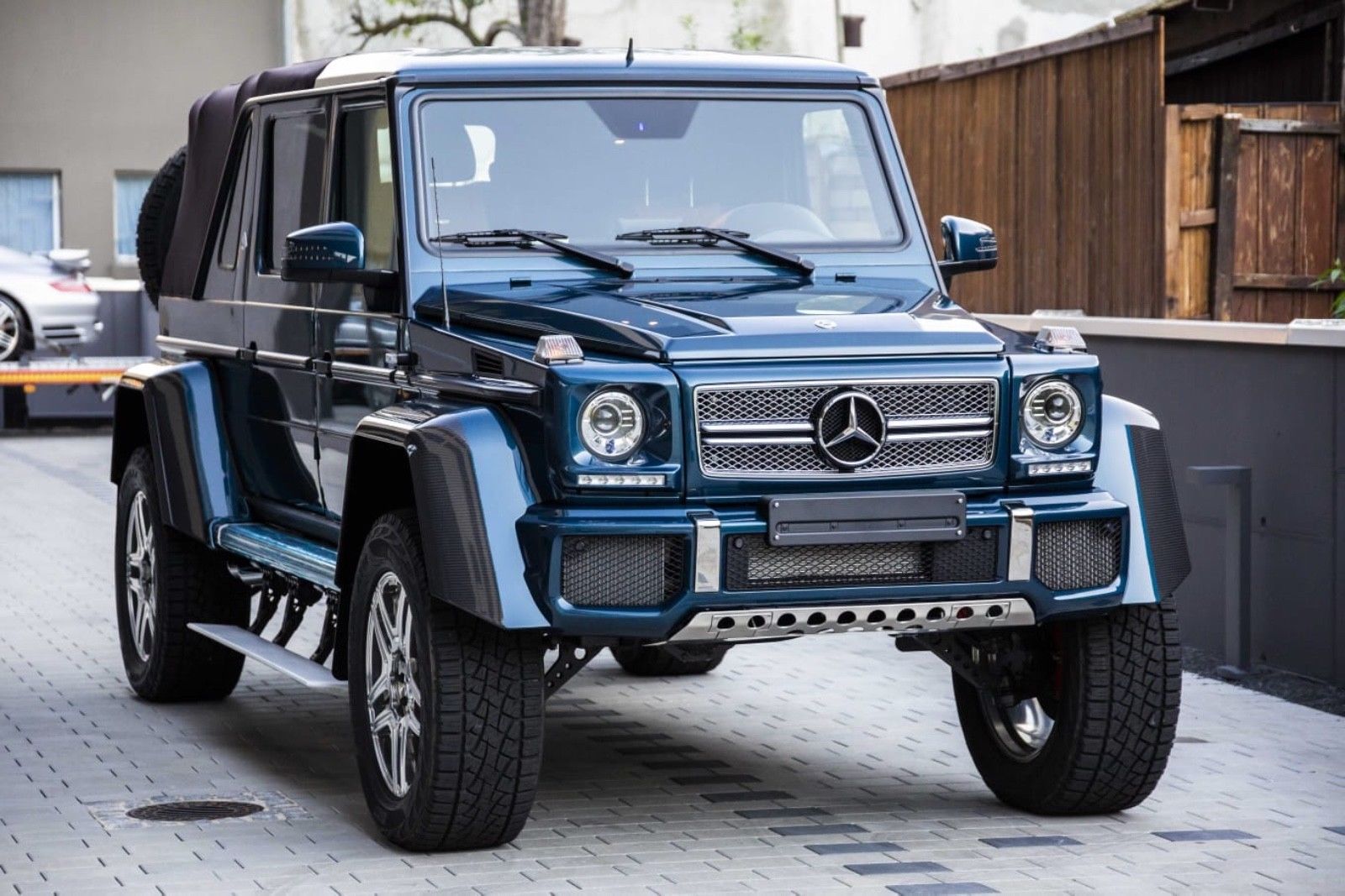 MERCEDES BRABUS G700 B63 S 6X6 - Luxury Pulse Cars - Germany - For sale ...
