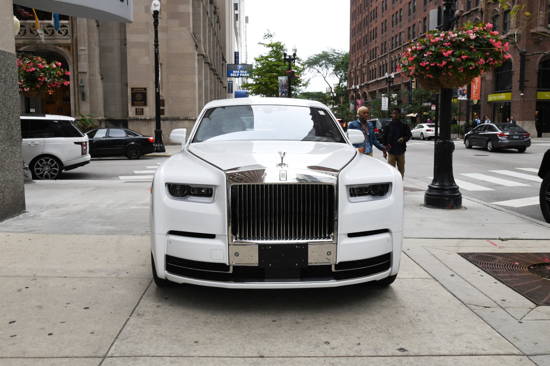 Rolls Royce Phantom Extended Wheelbase Ewb Luxury Pulse