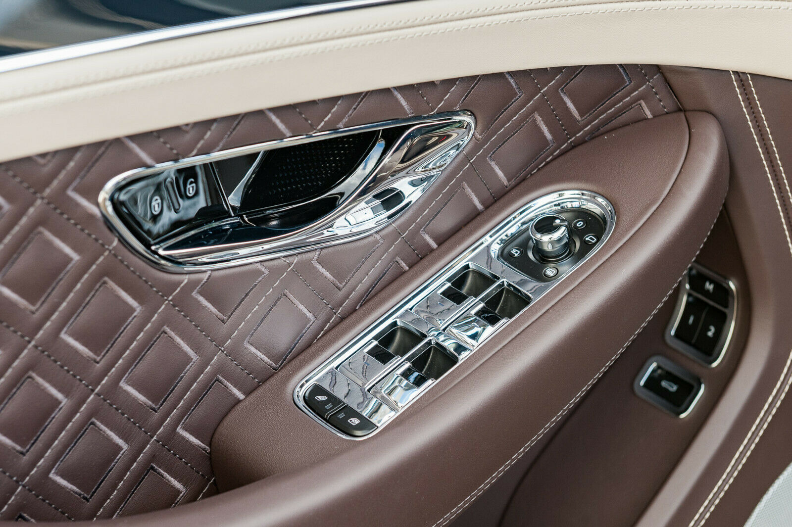 Étui à Lunettes De Soleil Bentley Continental GT - Véritable Grain De Bois - Occasion Comme Neuf
