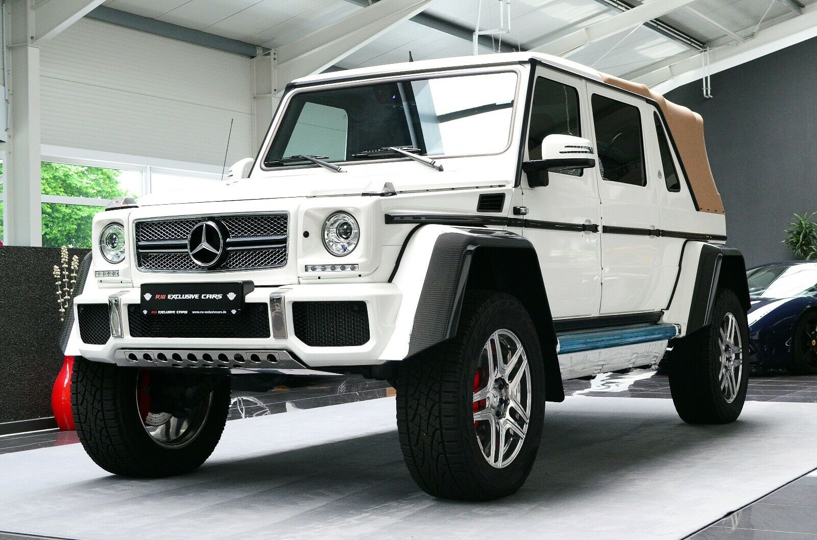 Mercedes-Maybach G650 Landaulet - 1 of 99 - RW EXCLUSIVE - Germany ...