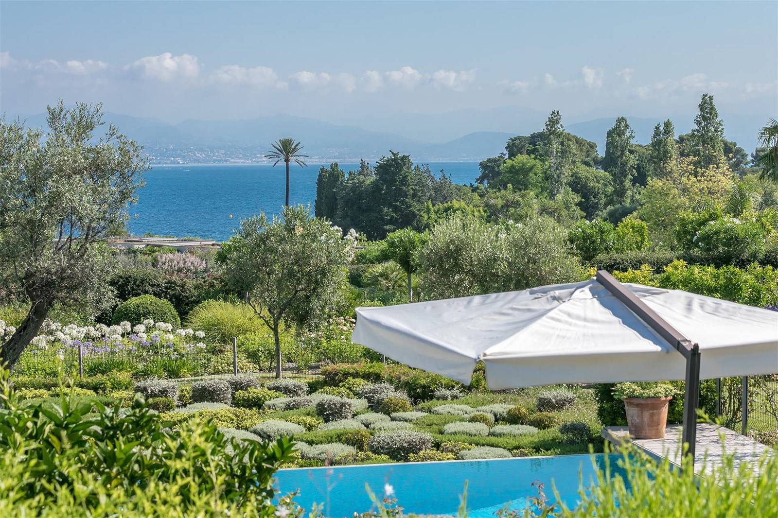 Cap d'Antibes - Luxury Villa with Sea Views - Luxury Pulse Real Estate ...