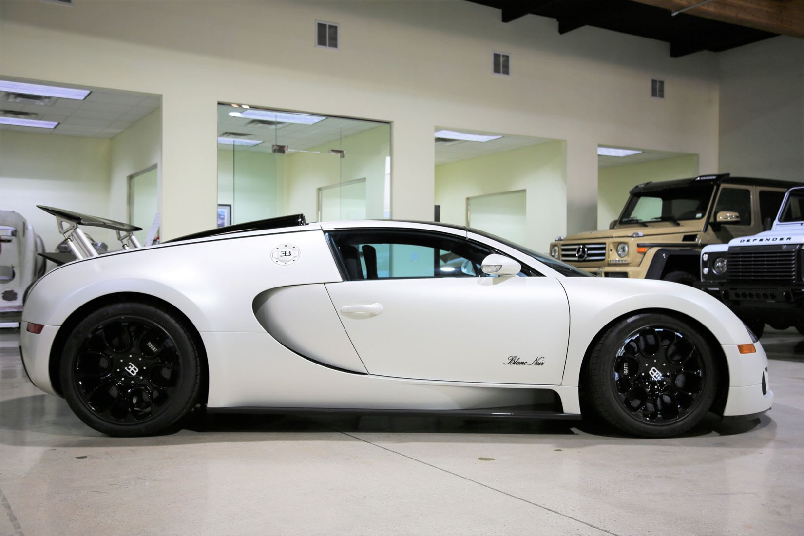 2010 Bugatti Veyron Grand Sport 1 OF 1 BLANC NOIR Fusion Luxury