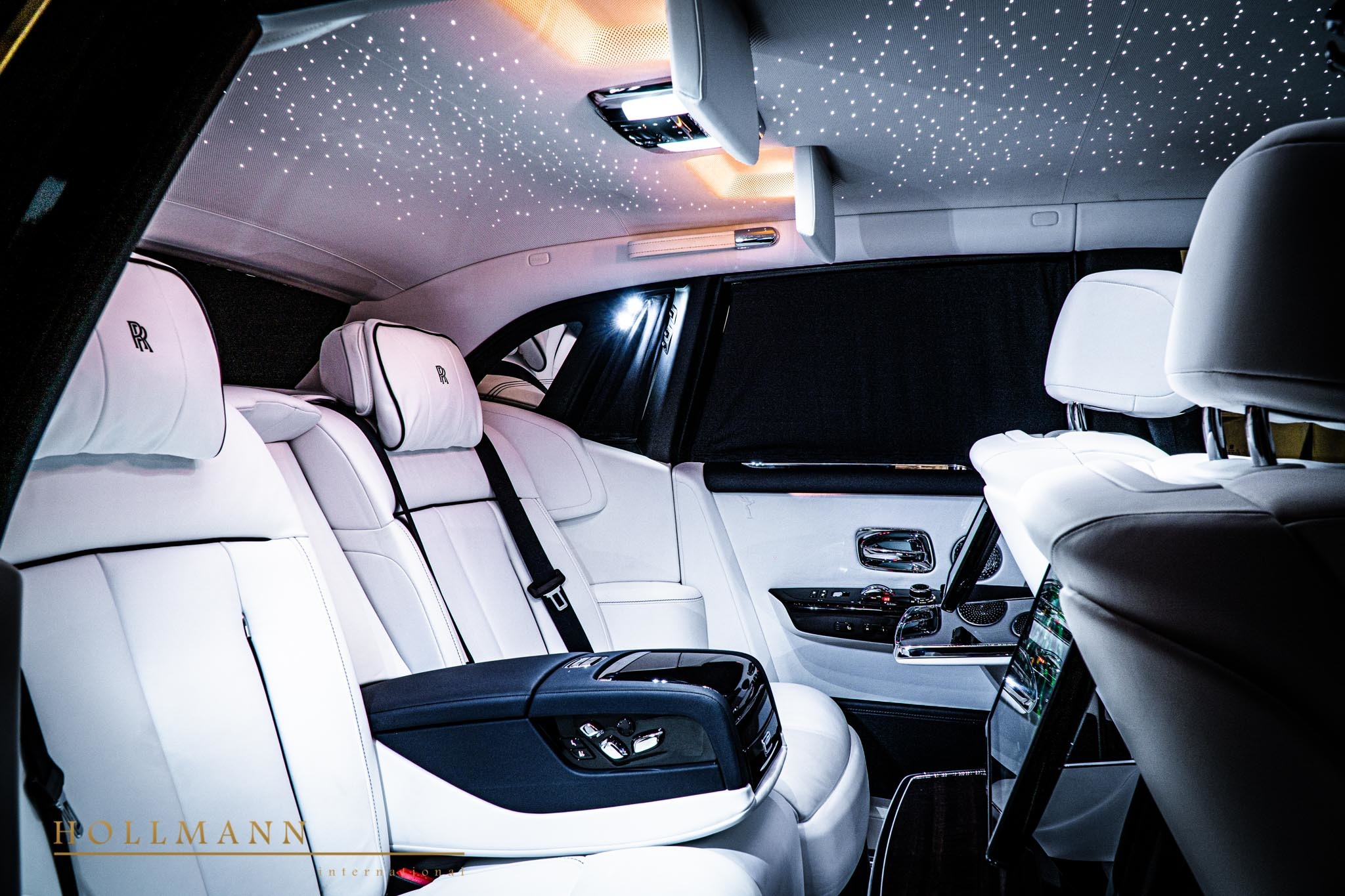 For sale : Rolls-Royce Phantom VIII - Hollmann International - Germany ...