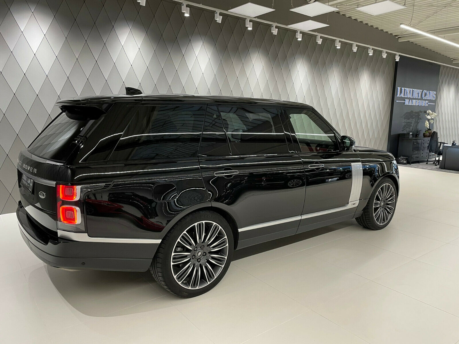 Land Rover Range Rover V8 LWB ATB - Luxury Cars Hamburg - Germany - For ...