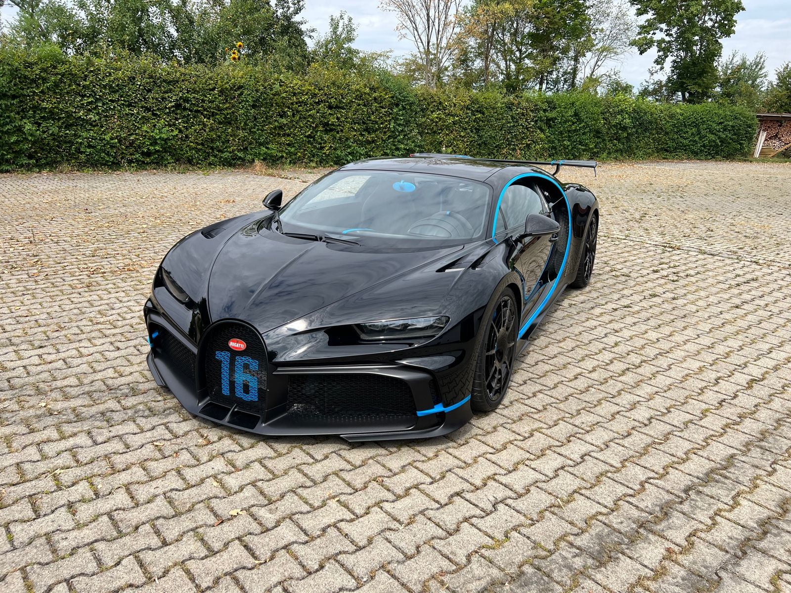 verkoopplan Betasten Sicilië Bugatti Chiron PUR SPORT 1 of 60 - Griesheimer & Eisele GmbH - Germany -  For sale on LuxuryPulse.
