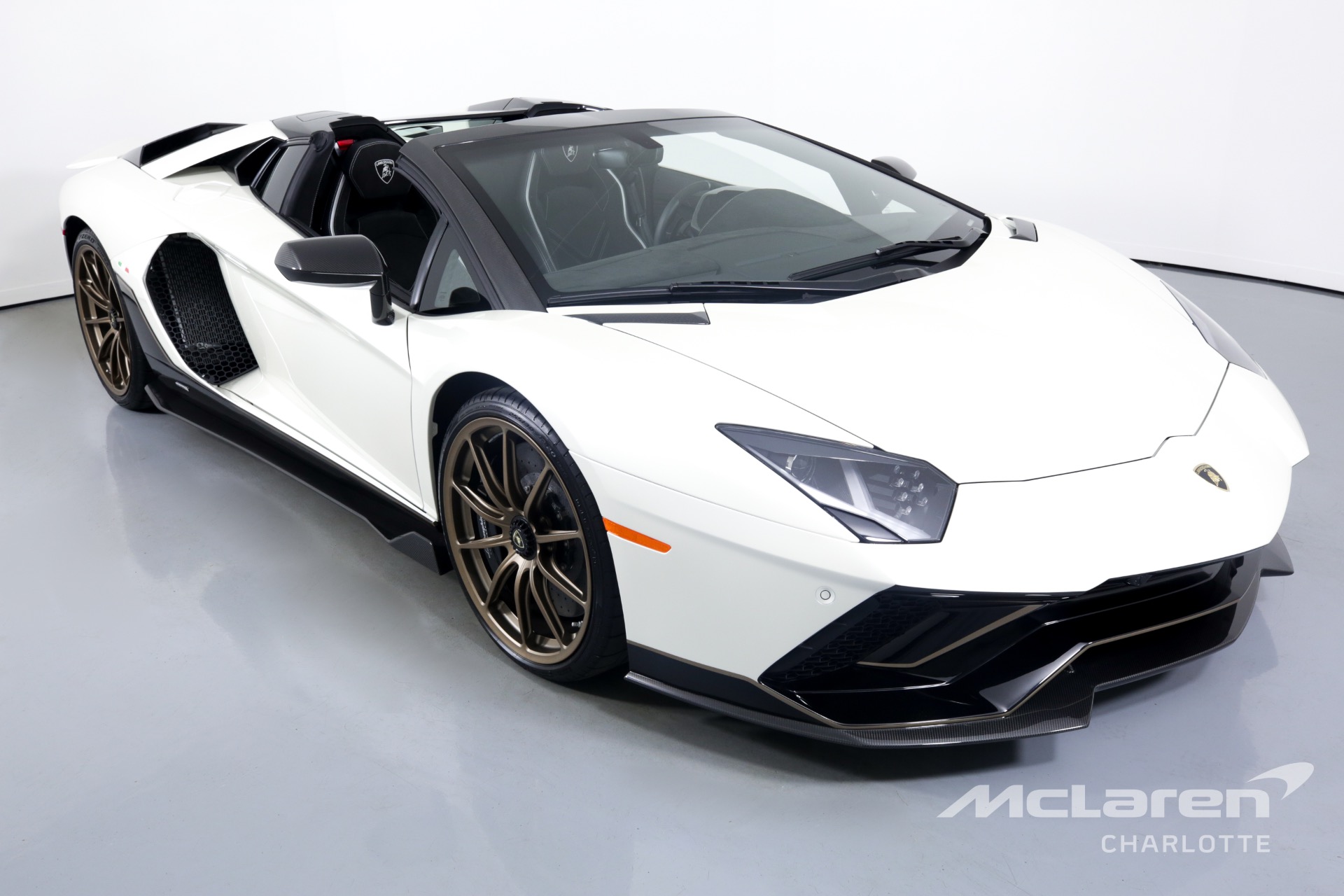 LAMBORGHINI Aventador LP 780-4 Ultimae Roadster - McLaren 