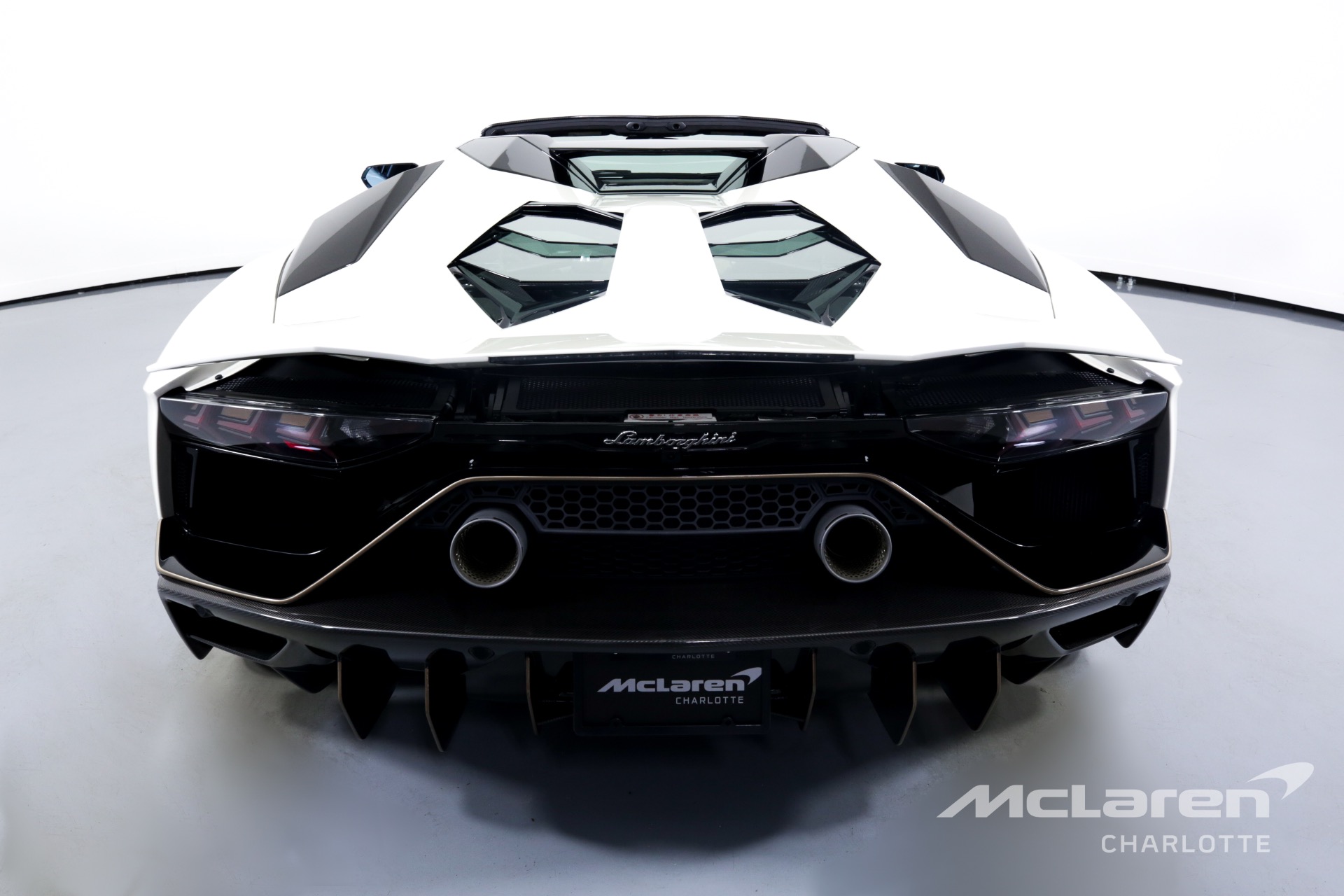 LAMBORGHINI Aventador LP 780-4 Ultimae Roadster - McLaren 